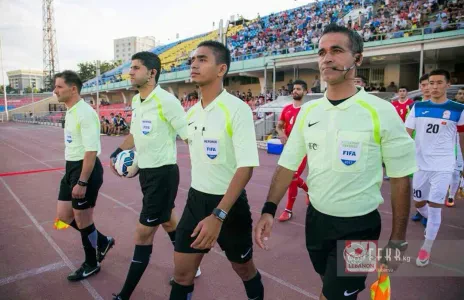 Football Lebanon - بدر حكماً في التصفيات