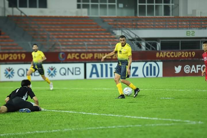 Football Lebanon - العكايشي خارج اسوار نادي العهد 