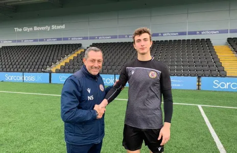 Football Lebanon - مستقبل حراسة المرمى للبنان ناجيا إلى بروملي الإنكليزي