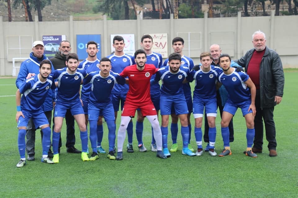 Football Lebanon - توقيف ١٠ لاعبين من فريق الشباب
