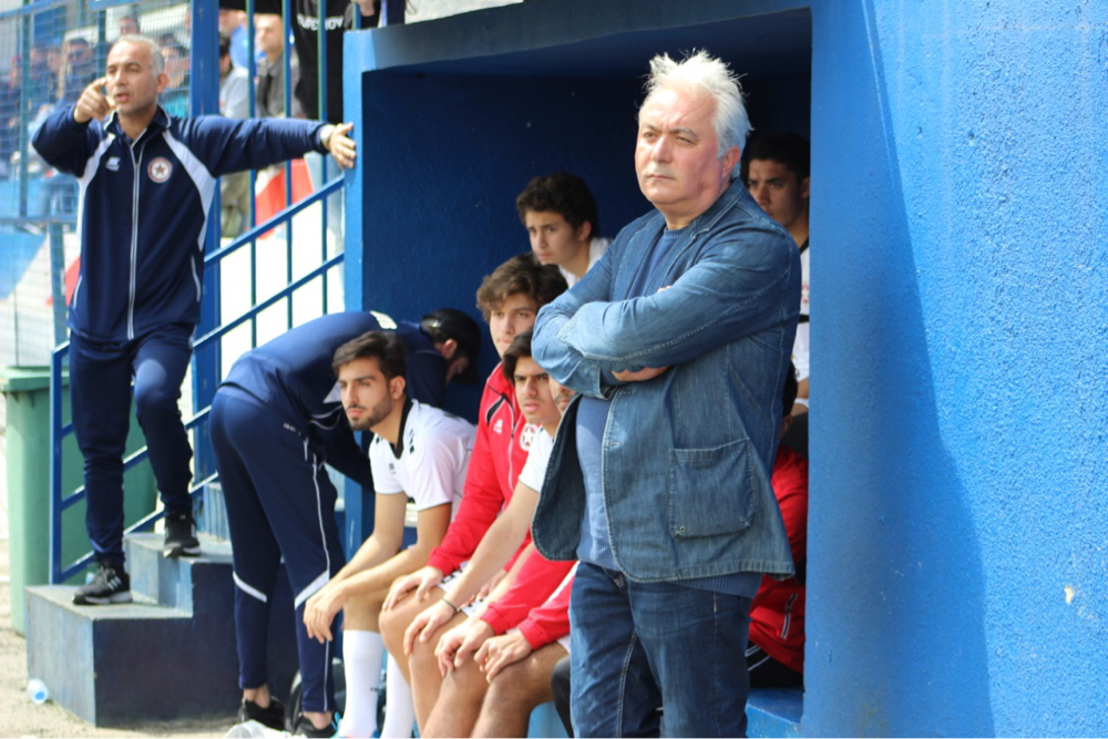 Football Lebanon - عاشور: أقلامكم تذبحنا أكثر من سكاكين الجزارين