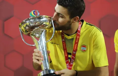 Football Lebanon - خميس يحترف في دوري السوبر الماليزي