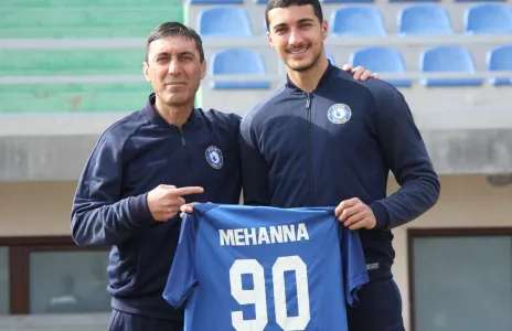 Football Lebanon - مهنا يحترف في ارمينيا