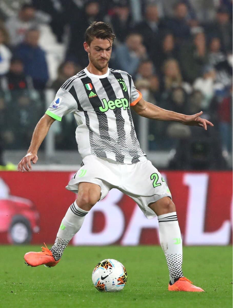 Football Lebanon - الكورونا بدأت بضرب لاعبي كرة القدم 