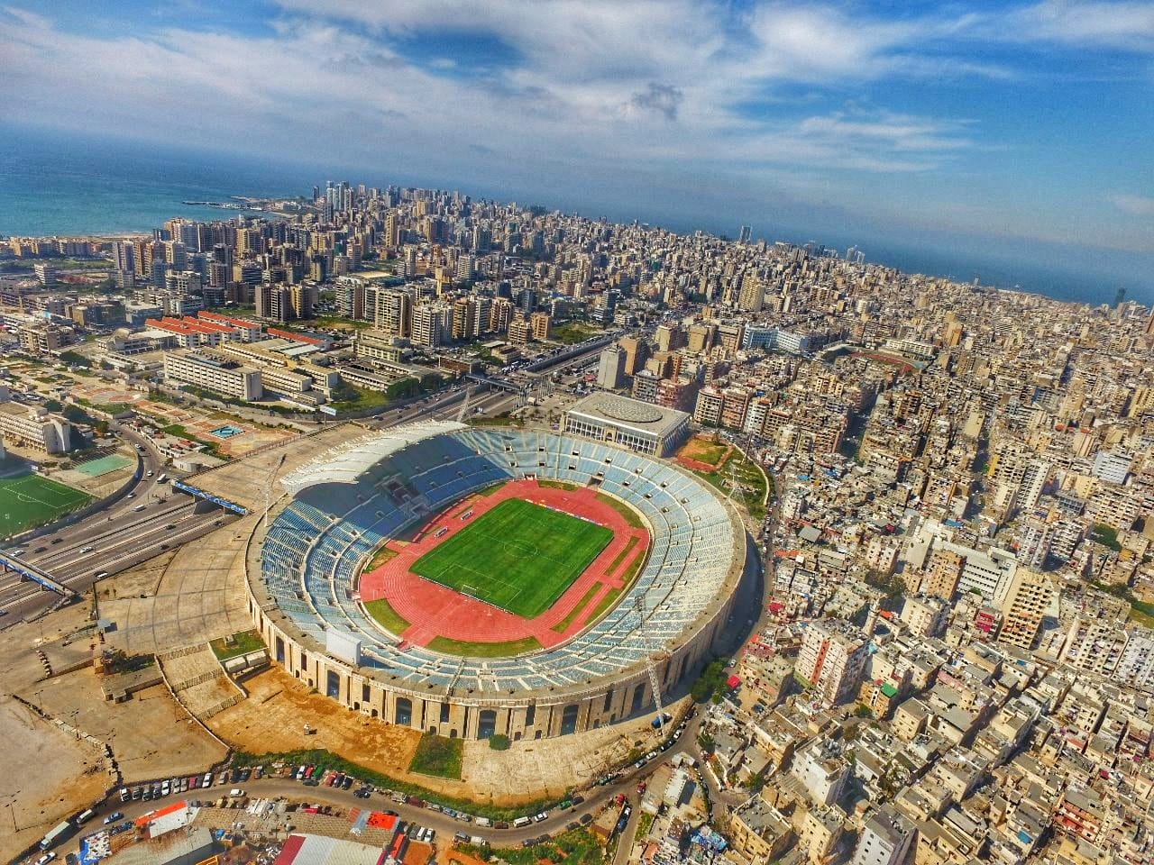 Football Lebanon - لبنان أول من إلغى الموسم الكروي