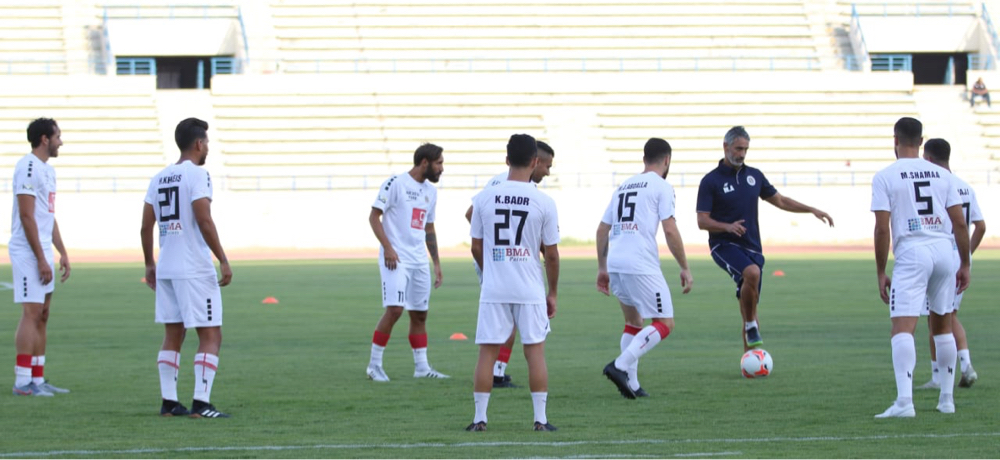 Football Lebanon - نادي النجمة يعايد لاعبيه