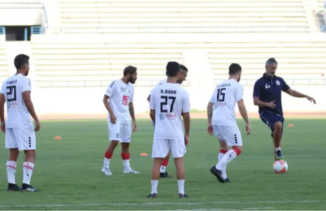 Football Lebanon - نادي النجمة يعايد لاعبيه