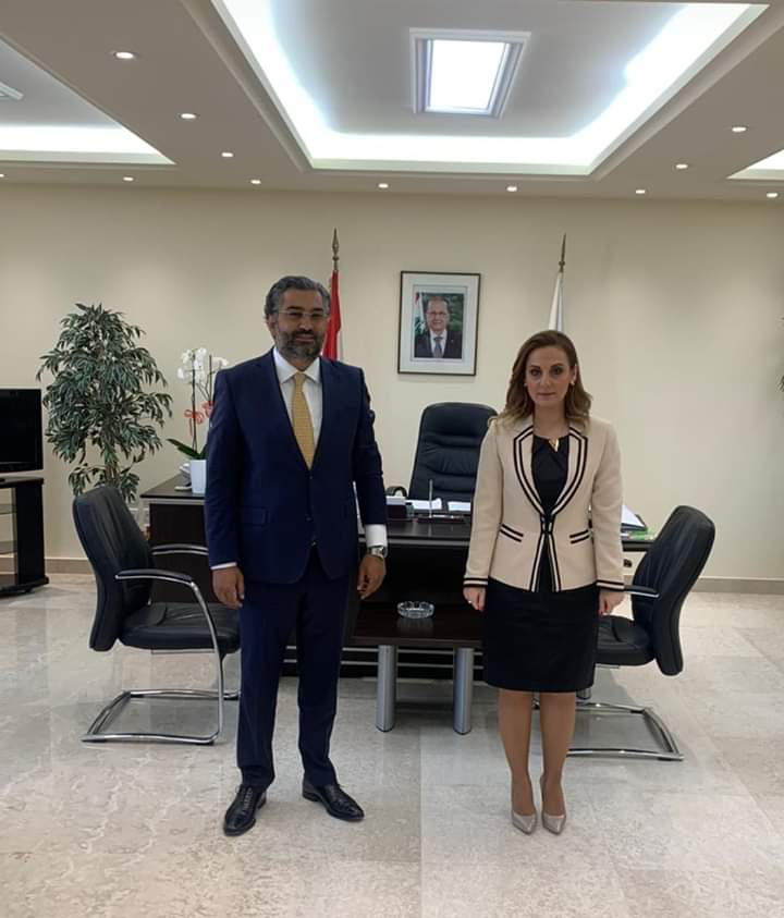 Football Lebanon - الصقال يزور وزيرة الشباب والرياضة 