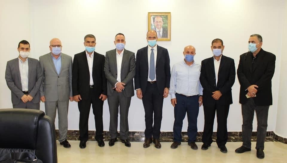 Football Lebanon - العهد يزور وزير الصحة في مكتبه