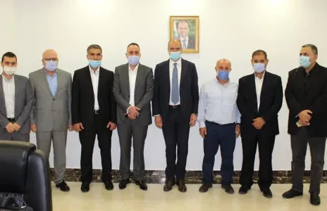 Football Lebanon - العهد يزور وزير الصحة في مكتبه