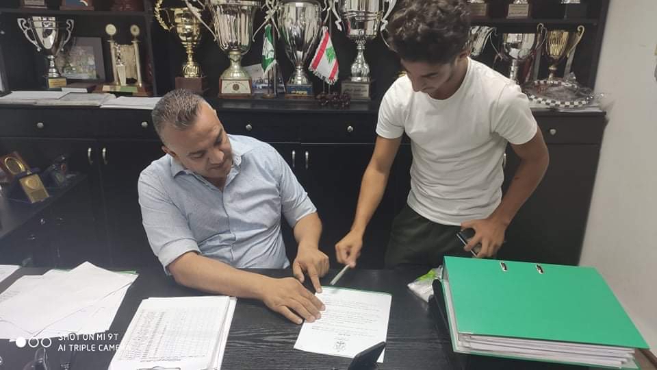 Football Lebanon - ناصر مصطفى يوقع لنادي الأنصار