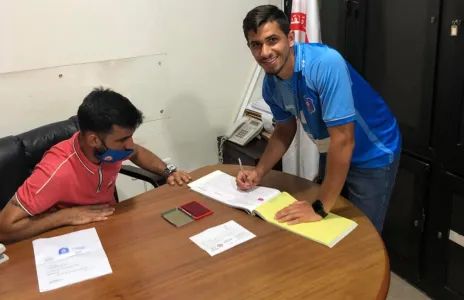 Football Lebanon - ياسر عاشور إلى شباب الساحل 