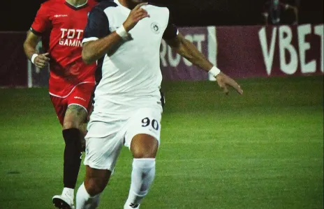 Football Lebanon - مهنا يتألق في أرمينيا