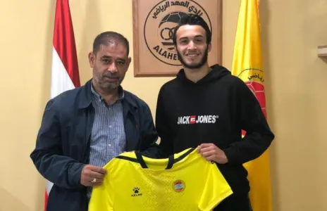 Football Lebanon - عبيدة العوض يوقع على كشوفات نادي العهد