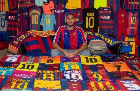 Football Lebanon - إبن بلدة طير دبا حسين جابر عاشق برشلونة