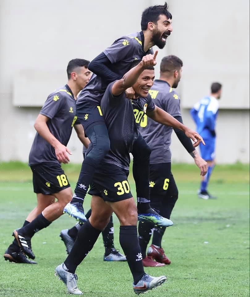 Football Lebanon - الساحل يحصر المنافسة بين النجمة والأنصار