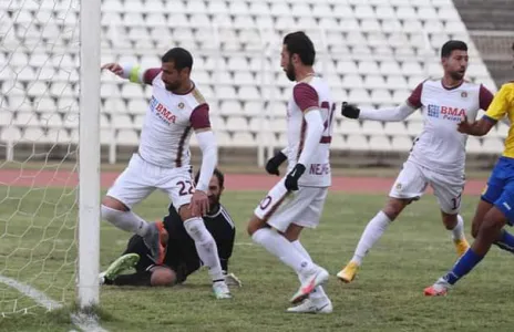 Football Lebanon - النجمة يفوز على الصفاء ويستمر في صدارة الدوري 