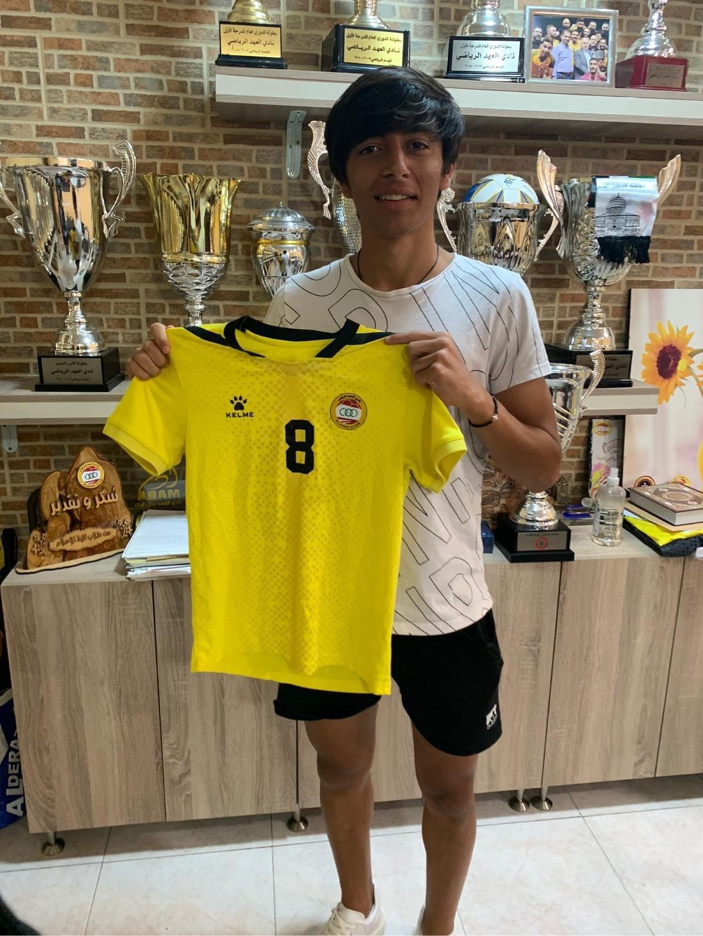 Football Lebanon - علي الأكبر مناع من التضامن إلى العهد