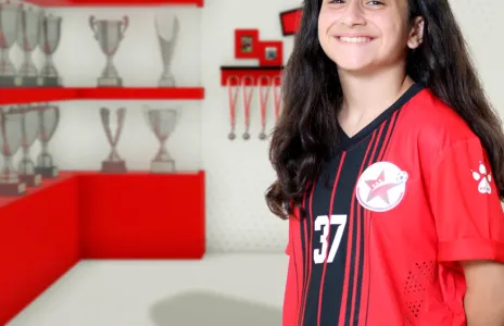 Football Lebanon - أصغر لاعبة في لبنان تنضم إلى صفوف نادي نجوم الرياضة Sas