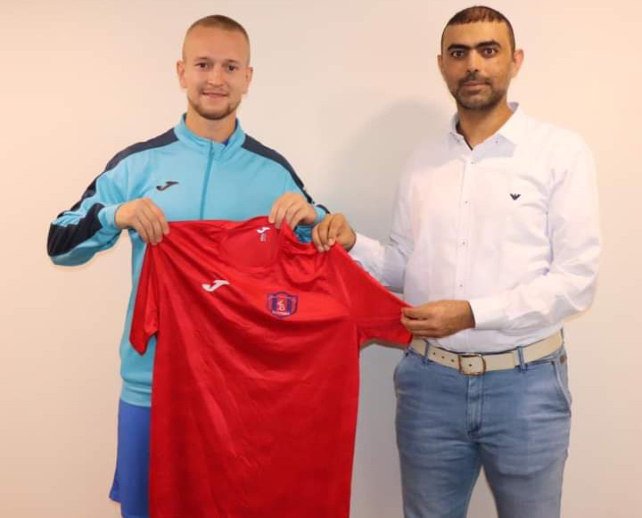 Football Lebanon - ألكسندر ملكي يوقّع مع نادي الشحانية