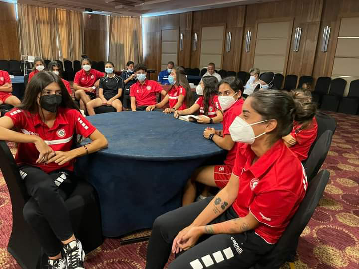 Football Lebanon - سيدات الأرز أثناء إجراء فحوصات PCR 