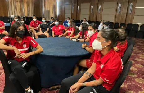 Football Lebanon - سيدات الأرز أثناء إجراء فحوصات PCR 