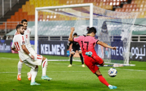 Football Lebanon - لبنان يصمد أمام الكوري… ويهدر كسب نقطة ثمينة في الثواني القاتلة