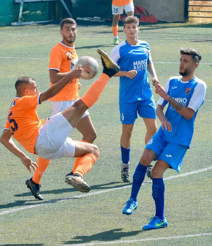 Football Lebanon - العهد والنجمة ينفردان بصدارة الشباب