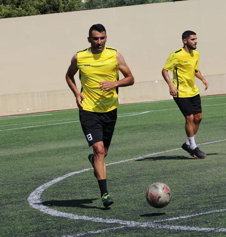 Football Lebanon - أكرم مغربي أول لاعب يتلقى بطاقة حمراء 