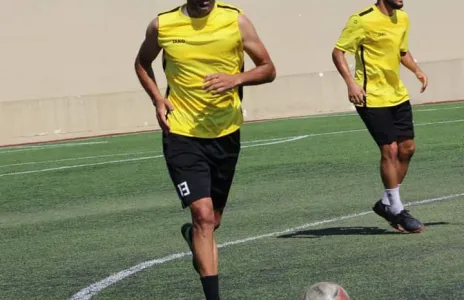 Football Lebanon - أكرم مغربي أول لاعب يتلقى بطاقة حمراء 