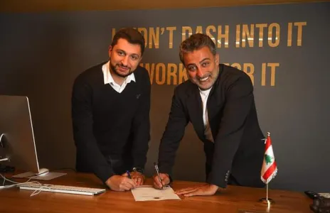 Football Lebanon - عقد شراكة ورعاية بين نادي النجمة و المطعم العالمي بيت الزيتون