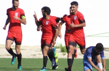 Football Lebanon - الشباب الغازية يتصدر مؤقتاً وفوز ثاني للمبرة