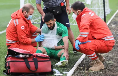 Football Lebanon - معتوق يخرج مصاباً