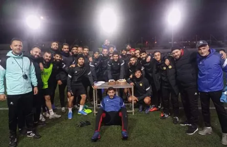 Football Lebanon - لاعبو العهد يحتفلون بخميس وشهادة الماستر