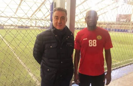 Football Lebanon - مهاجم كونغولي في نادي البرج