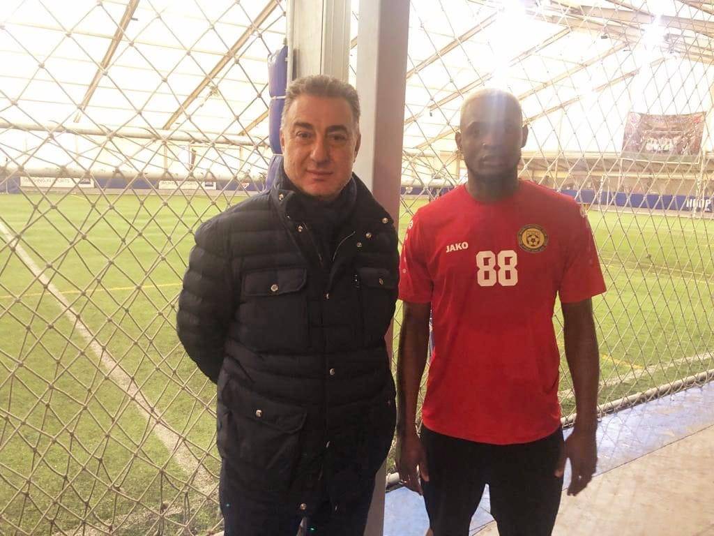 Football Lebanon - مهاجم كونغولي في نادي البرج