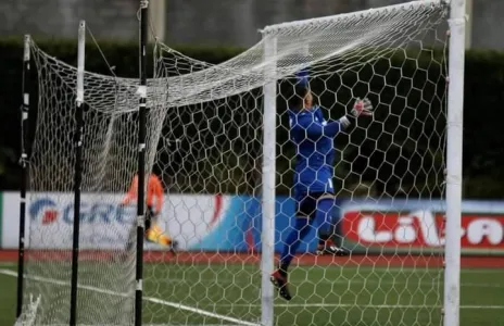 Football Lebanon - تألق حارس الحكمة موسى