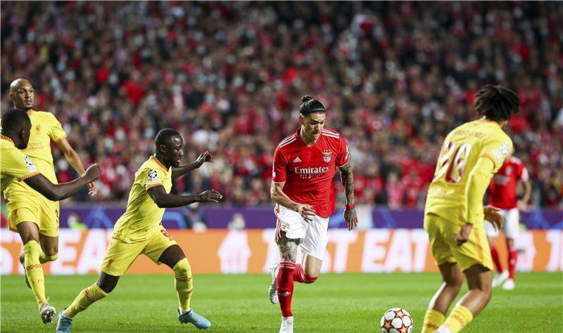 Football Lebanon - ليفربول يضع قدماً بنصف نهائي الأبطال بثلاثية في بنفيكا