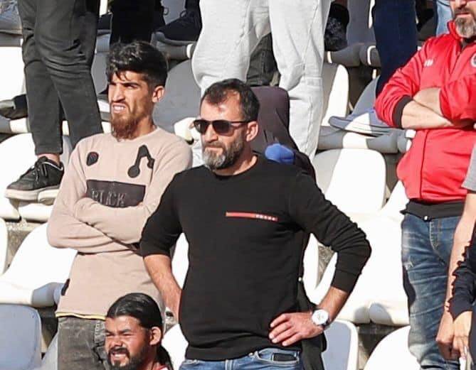 Football Lebanon - حجيج يتابع فريقه من على المدرجات