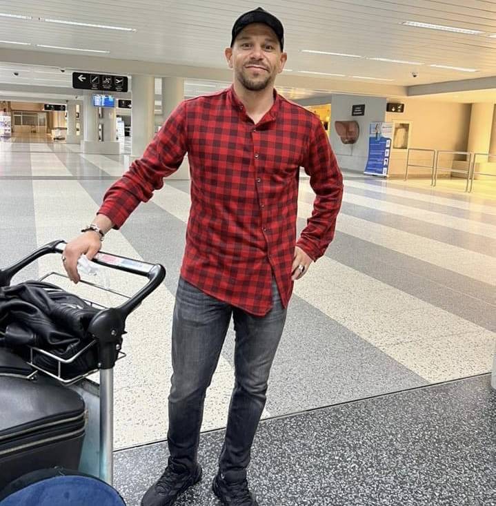 Football Lebanon - وصول طارق جرايا إلى مطار بيروت