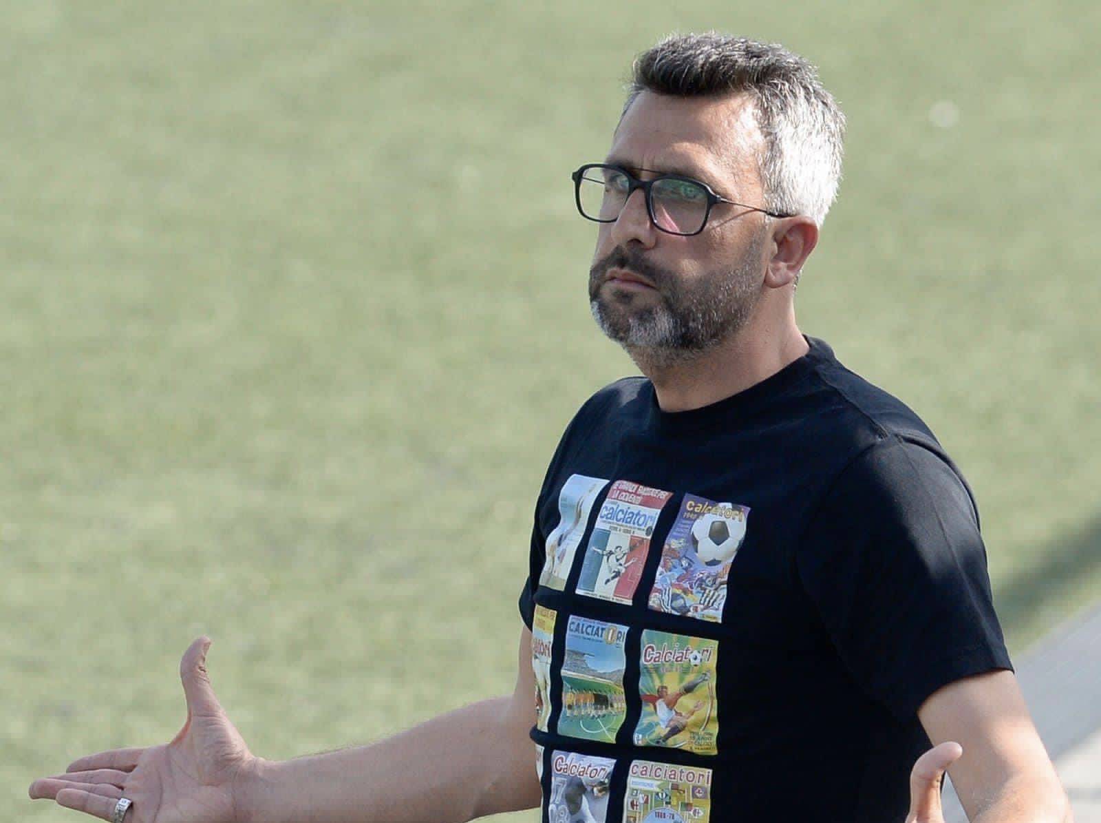 Football Lebanon - الإخاء الأهلي يجدد الثقة بحسين حمدان