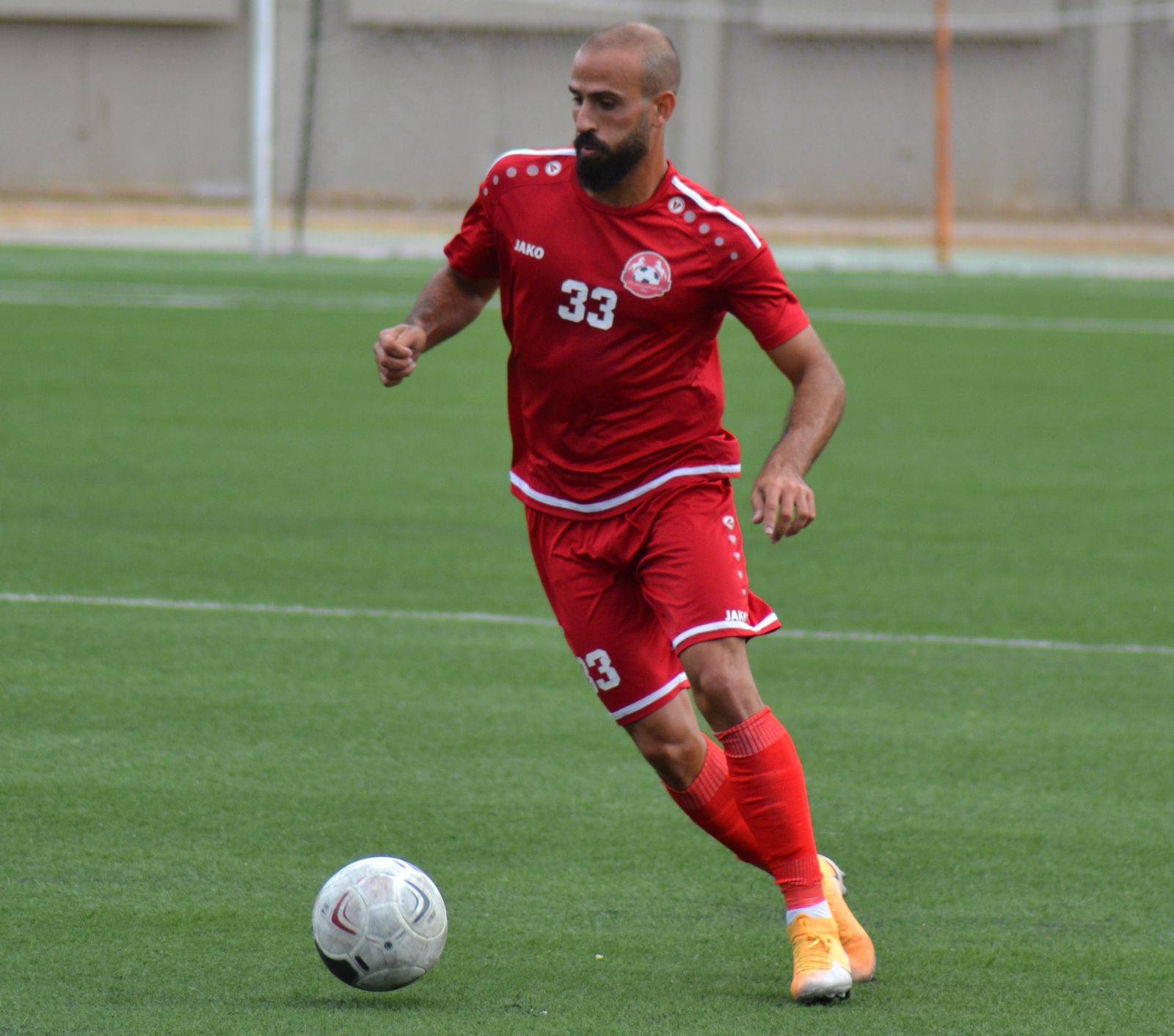 Football Lebanon - حاتم عيد يتلقى العروض