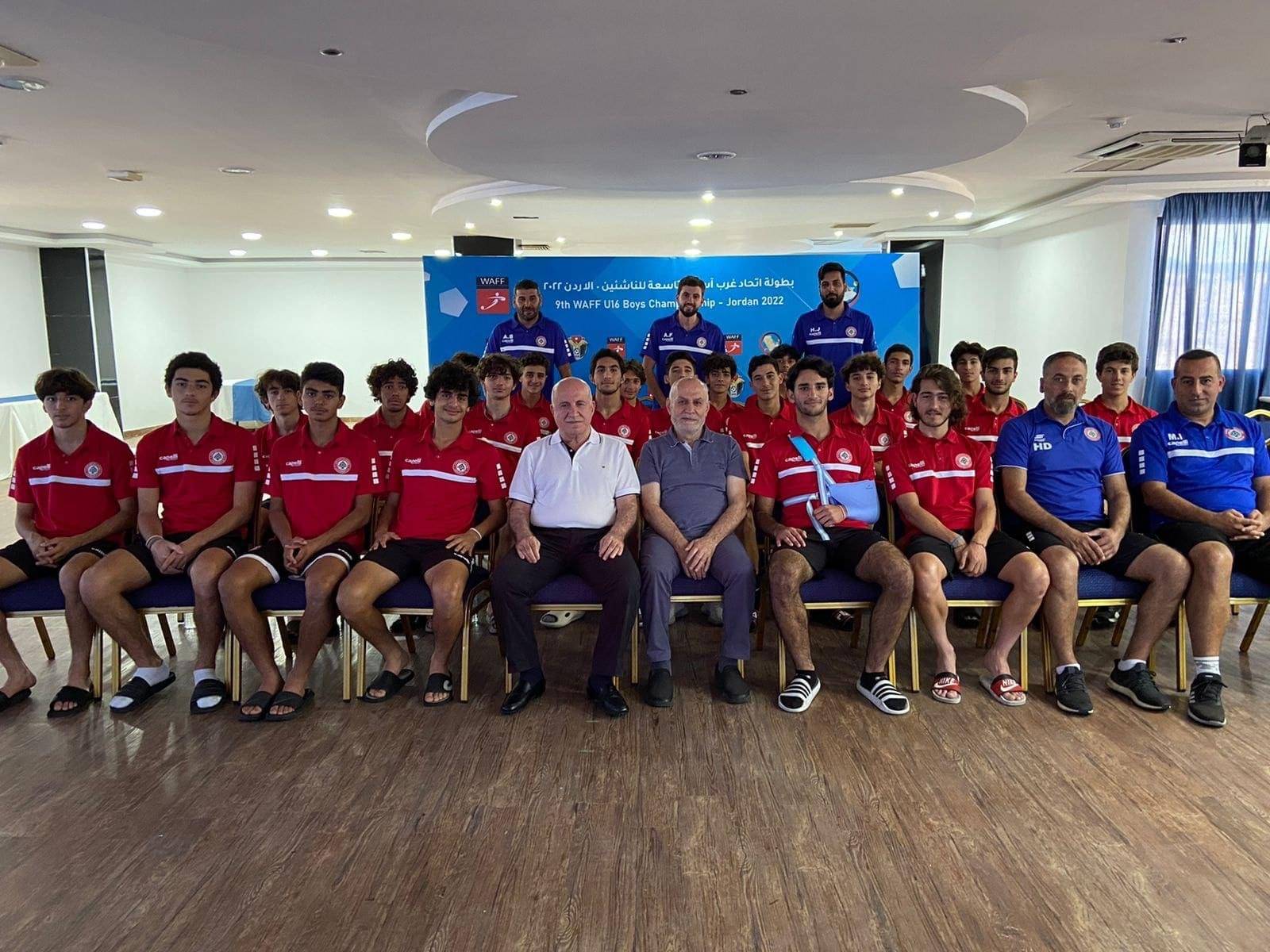 Football Lebanon - حيدر والشحف يزوران بعثة منتخب الناشئين