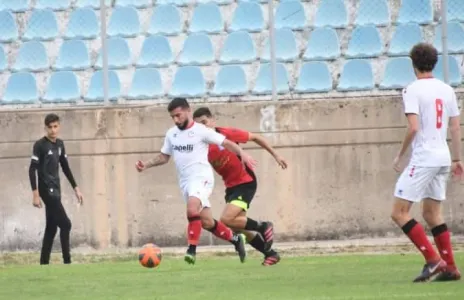 Football Lebanon - مصطفى حسن لاعب حر