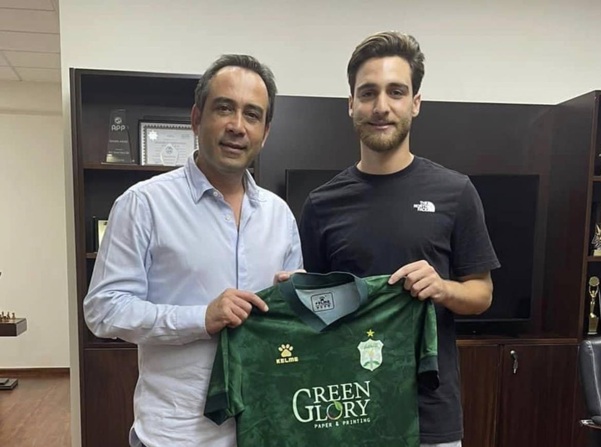 Football Lebanon - حسن أيوب في صفوف الأنصار