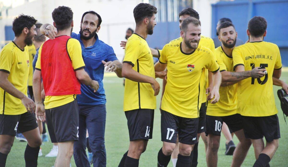 Football Lebanon - بنت جبيل يشارك الراسينغ الصدارة وشباب بعلبك يحقق فوزه الاول في الدرجة الثانية