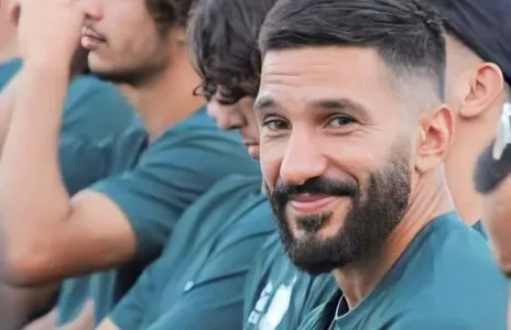 Football Lebanon - معتوق ممثلاً لقارة آسيا إلى جانب قادة 5 منتخبات أخرى في فيلم مصور