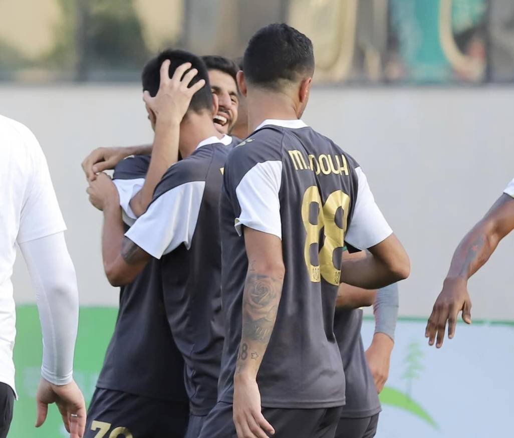 Football Lebanon - فوز العهد على التضامن صور