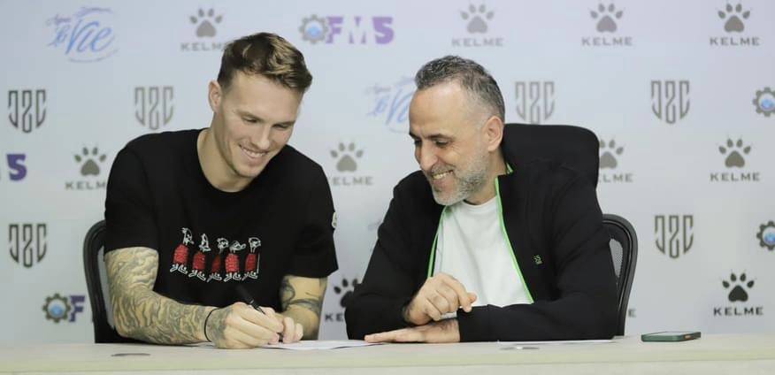 Football Lebanon - العهد يضم مهاجما اسكتلنديا