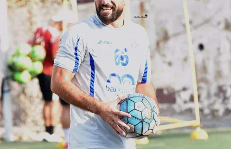 Football Lebanon - علي بزي لـ Football Lebanon : أعد الجماهير بلقب الدوري